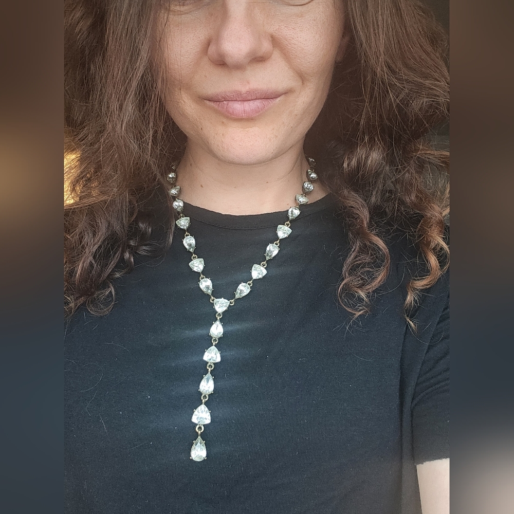 Dazzling Silver Necklace with Crystal Drops